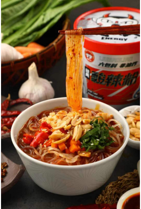 其次汤底也是辛辣极具特色的