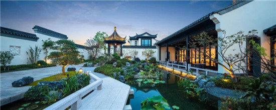 （春风蓝湾合院实景图，春风蓝湾供图，央广网发）