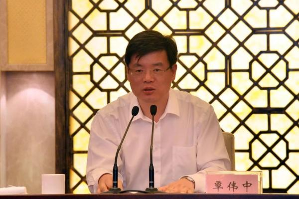 覃伟中。长安街知事微信公众号 资料图