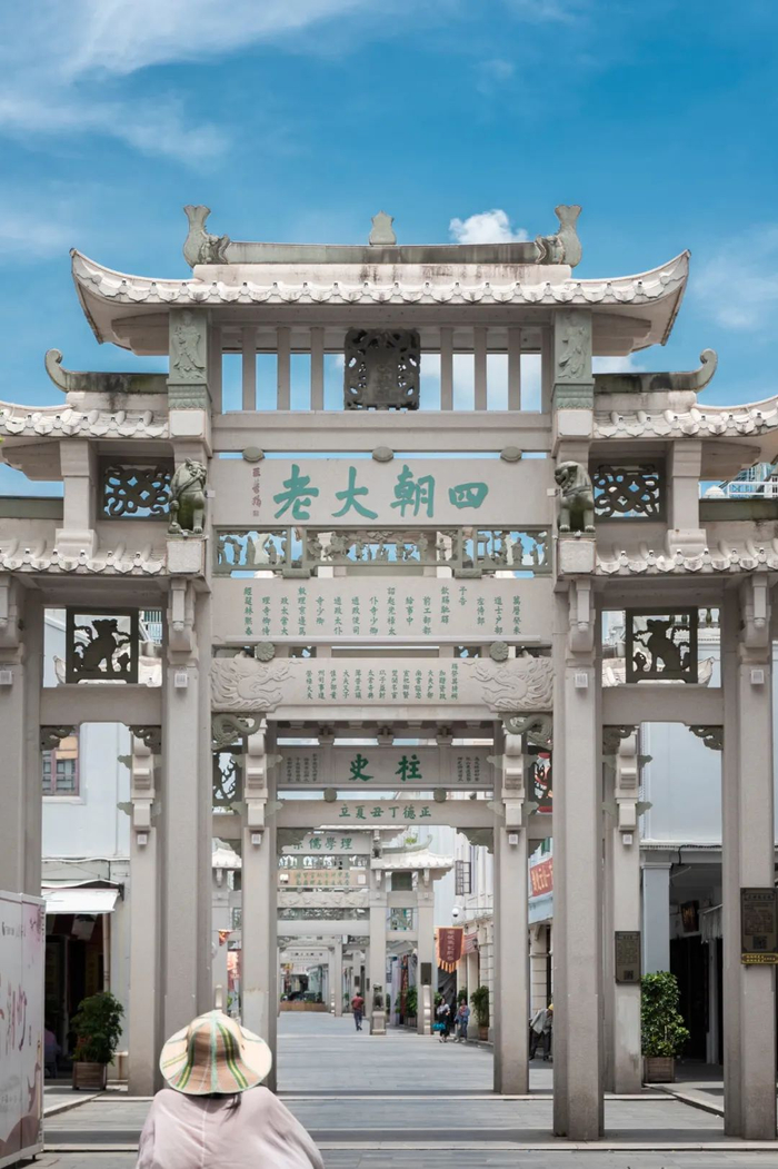 ▲ 太平路牌坊群。摄影/江智毅