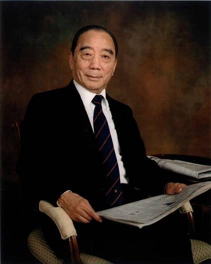 曹光彪先生 清华大学新闻网 资料图