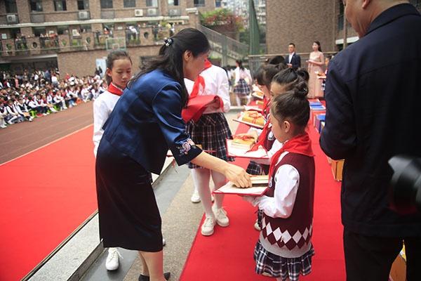 感受礼仪之美 尽享读书之乐 江北区雨花小学举行礼仪文化节暨全民阅读