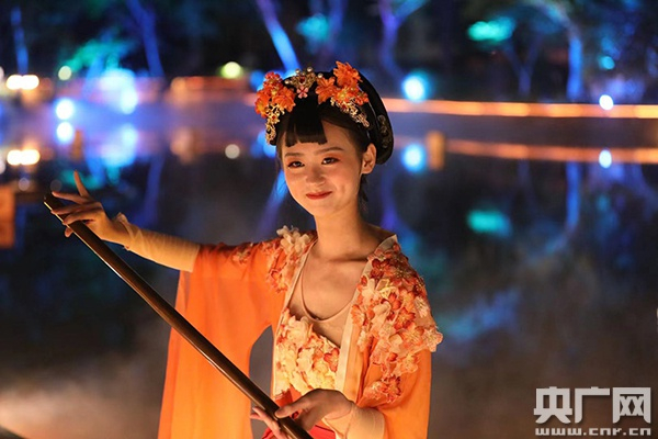 　　《今夕共西溪》演出现场（央广网记者 魏炜 摄）