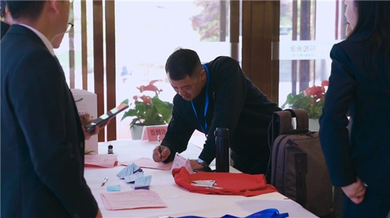 （推介会签到现场，荣盛康旅供图，央广网发）