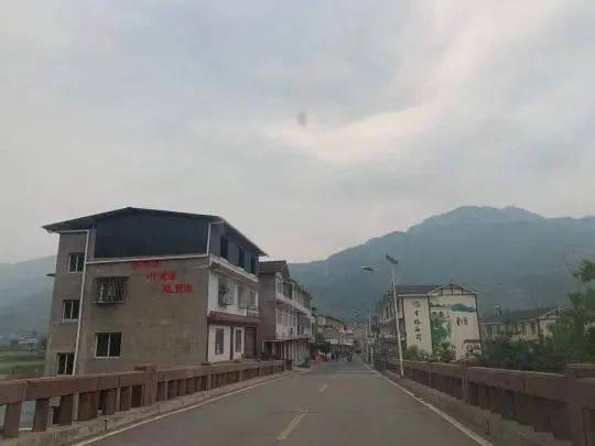 女方娘家雅安市荥经县新添镇庙岗村 澎湃新闻记者 胥辉 摄