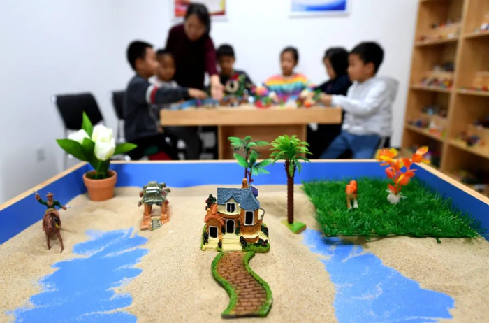 “阳光护航”团队关爱未成年人成长 王晓 摄