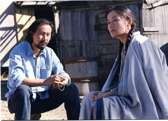  ▲在谢飞执导的电影《黑骏马》中，腾格尔饰演了男一号。