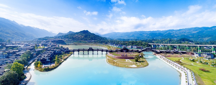 濯水古镇全景（央广网发 重庆高速集团东南营运分公司供图）