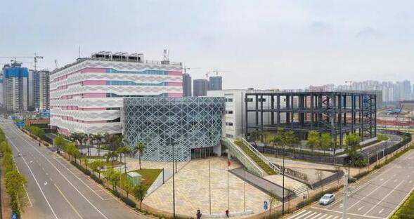 ▲不断加快发展的南宁五象远洋大数据产业园。南宁日报记者 黄维业 摄