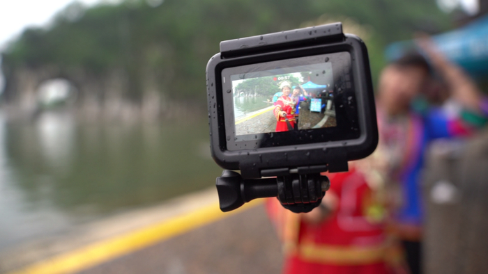 苏敏拍摄自己的视频（央广网发 尚天宇摄）