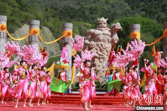 活动现场 李强 摄