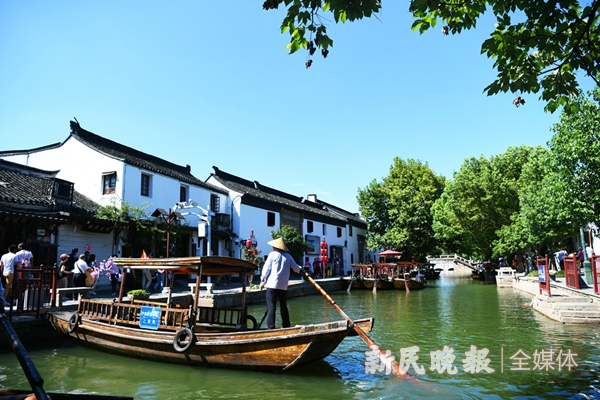 　　图说：上海古镇·朱家角 记者 徐程 摄