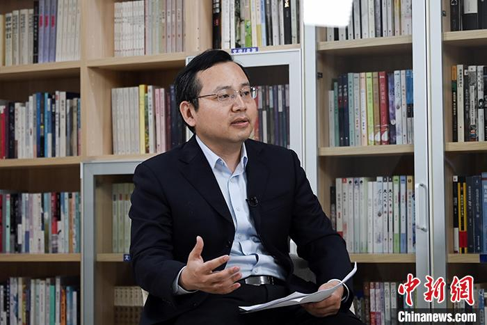 中国航天科技集团五院总体设计部空间站总体研究室主任王为在北京接受中新社“中国焦点面对面”专访。中新社记者 张兴龙 摄