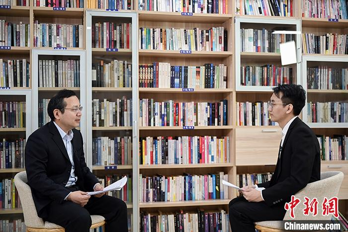 中国航天科技集团五院总体设计部空间站总体研究室主任王为在北京接受中新社“中国焦点面对面”专访。中新社记者 张兴龙 摄