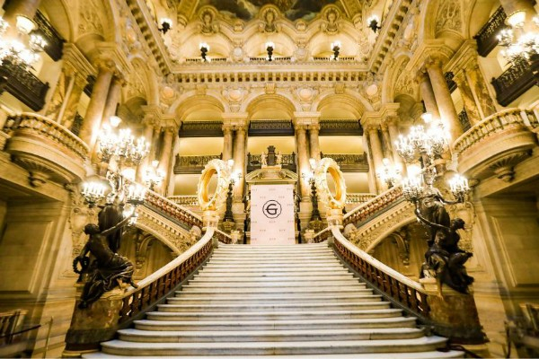 姬存希登上法国巴黎歌剧院进行产品首秀