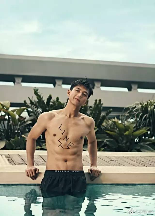 龚俊上半身裸照曝光:一个男人堕落的开始,是放弃自己的肉体!|龚俊|李现_新浪新闻