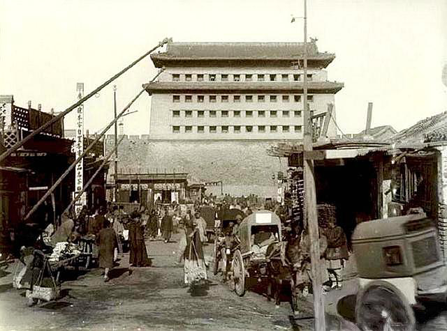 图为《京门九衢图》——创作资料用图