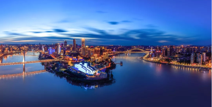 重庆两江四岸  张坤琨 摄