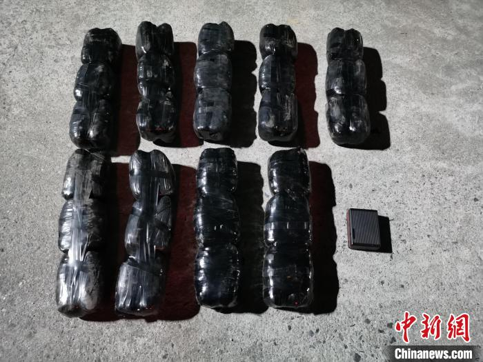 图为查获的冰毒。　德宏边境管理支队供图