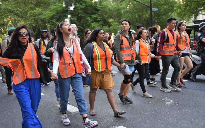 亚美联盟成员走上街头宣传反亚裔歧视。/亚美联盟官网