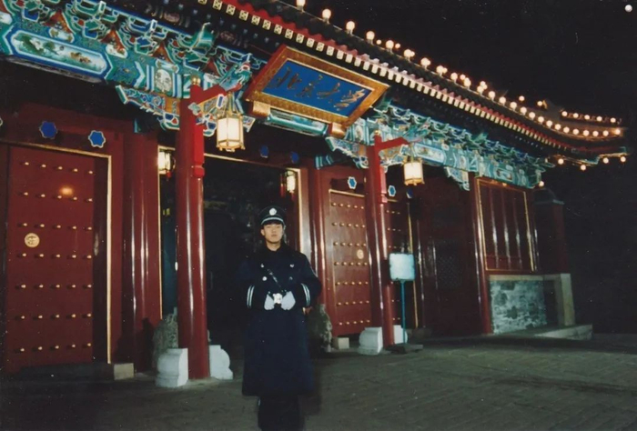 张俊成在北大当保安时期。受访对象供图