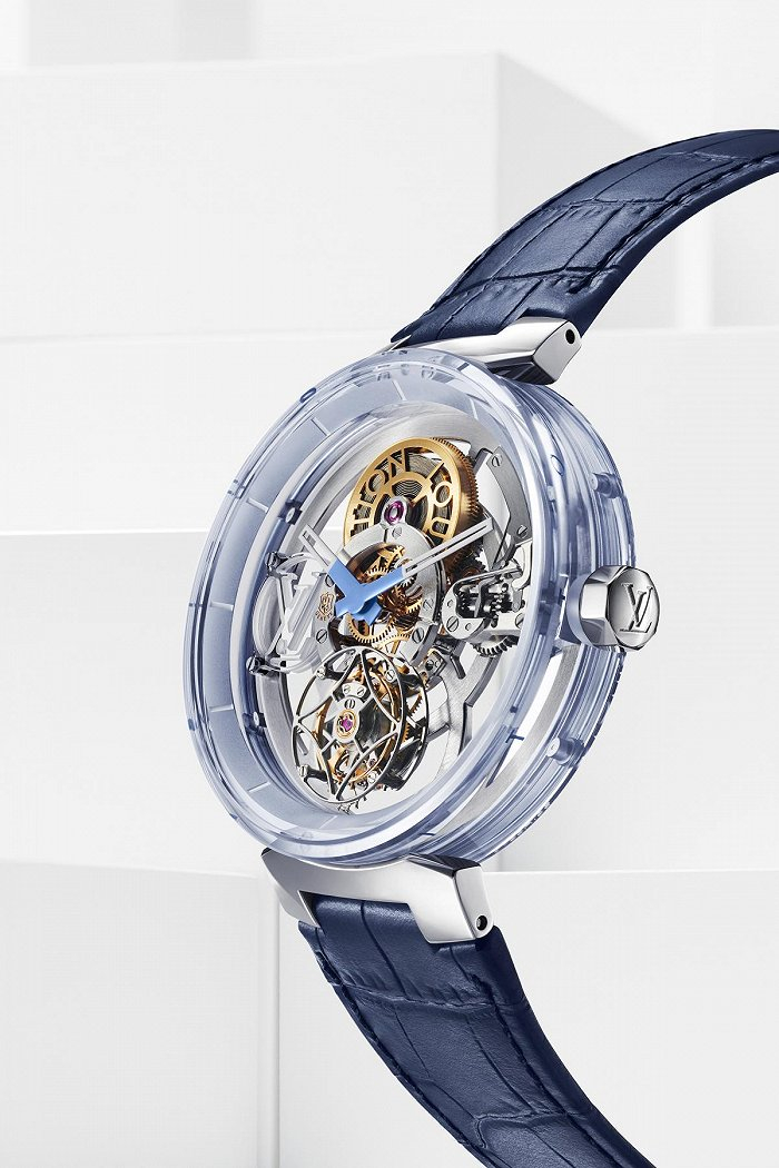 Tambour Moon飞行陀飞轮日内瓦印记蓝宝石腕表  图片来源：LOUIS VUITTON