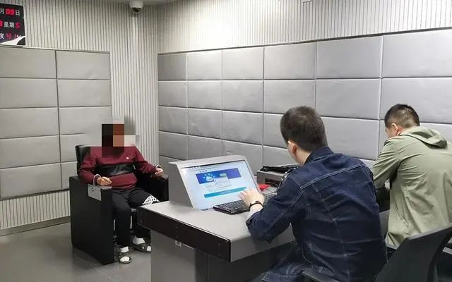 ▲审讯犯罪嫌疑人