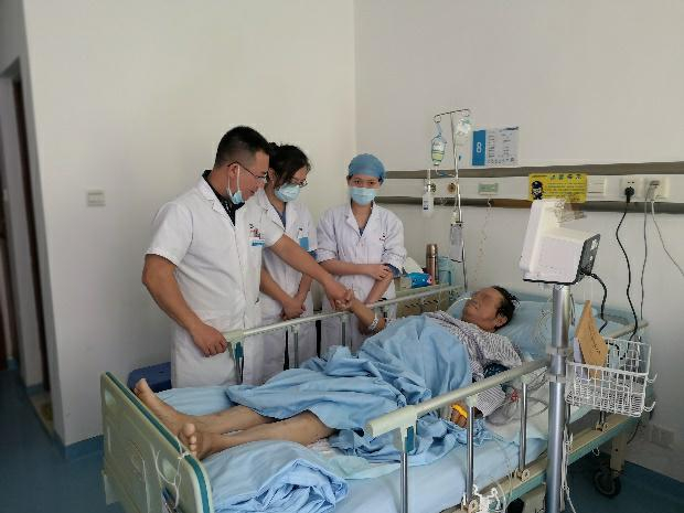 插管呼吸机有什么痛苦每天二两白酒,喝出多器官衰竭!33天才出ICU_新闻资讯_第4张_活检穿刺产品网 插管呼吸机有什么痛苦每天二两白酒,喝出多器官衰竭!33天才出ICU_https://www.jmylbn.com_新闻资讯_第4张