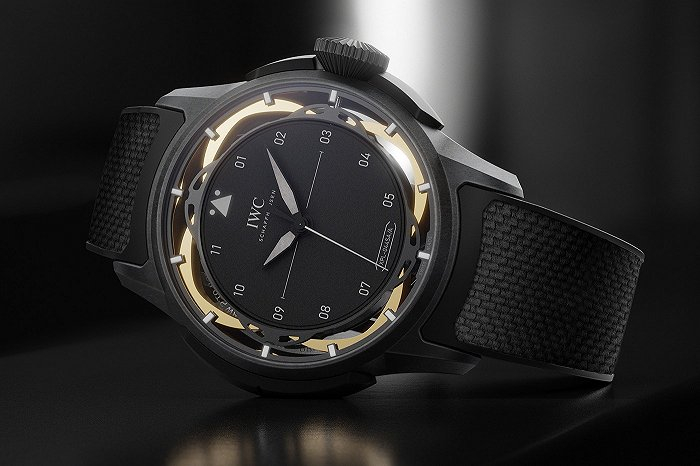 Big Pilot's Watch Shock Absorber XPL  图片来源：IWC