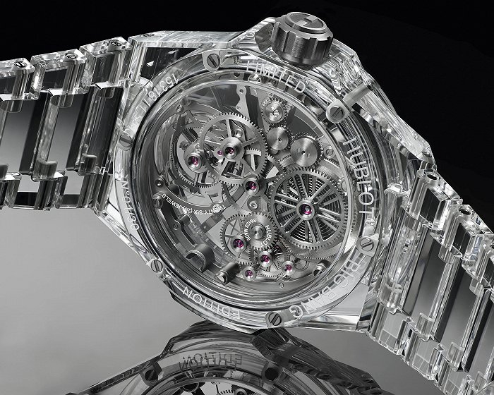 Big Bang Integral一体式陀飞轮全透明蓝宝石腕表  图片来源：HUBLOT