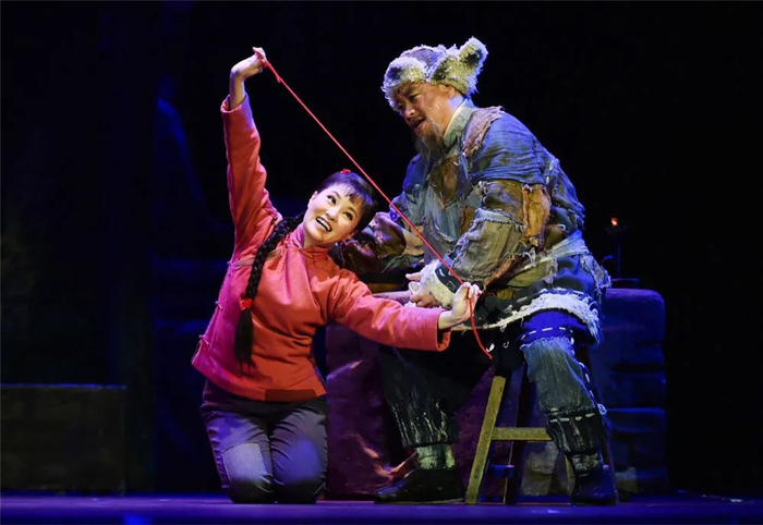 文化部复排新版歌剧《白毛女》（2015年新华社记者梁旭摄）