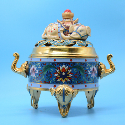 李春珂作品《宝相花熏》