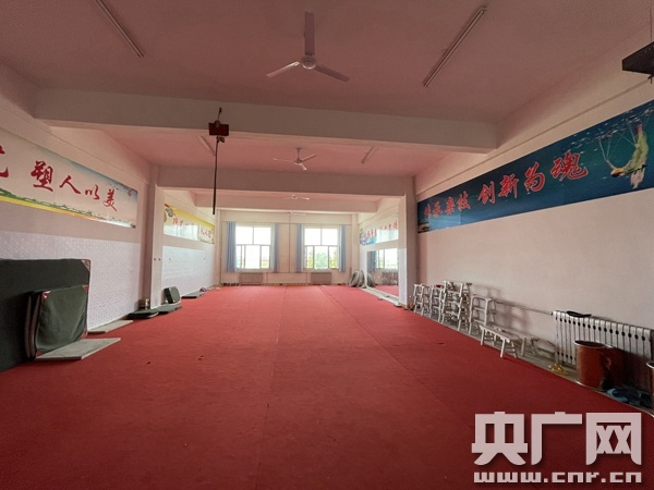 吴桥职教中心校园内的吴桥综艺杂技马戏团训练场地（总台央广记者管昕 摄）