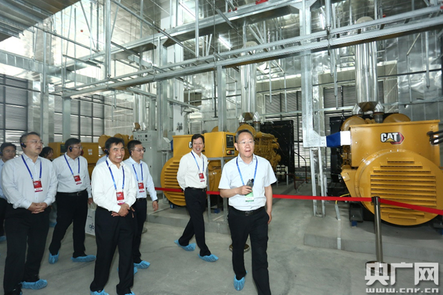 现场嘉宾参观中原大数据中心3号楼及黄河云机房