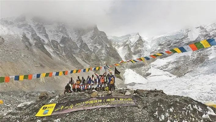 ▲马啸所在登山队在珠峰南坡大本营附近训练。本文图片均由受访者提供