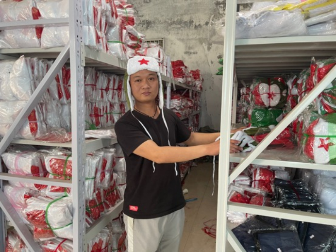 为了六一儿童节，李见鲁提前备货（央广网发 受访者供图）