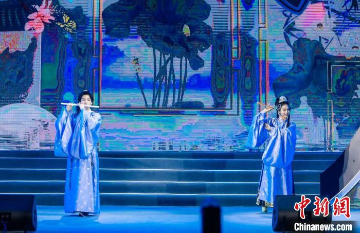 江苏天目湖畔国乐之夜奏响“美音” 。　张宇熠 摄