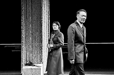 北京人艺2019年小剧场话剧《老式喜剧》主演：李幼斌、史兰芽&nbsp; 李春光 摄