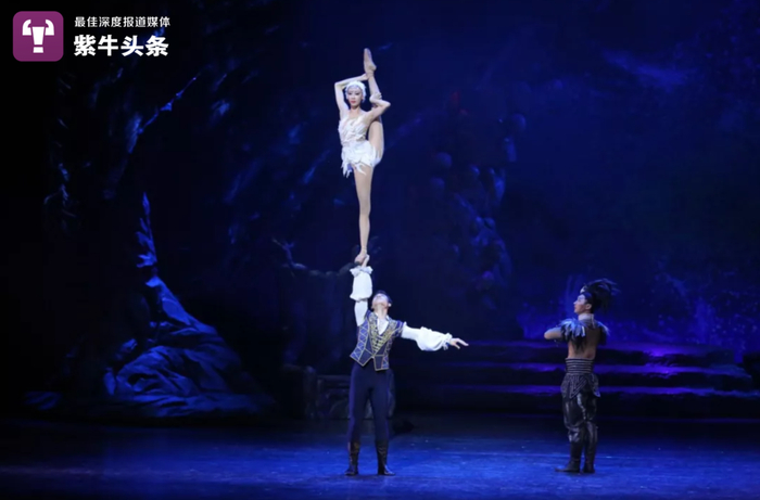 孙艺娜表演的《天鹅湖》