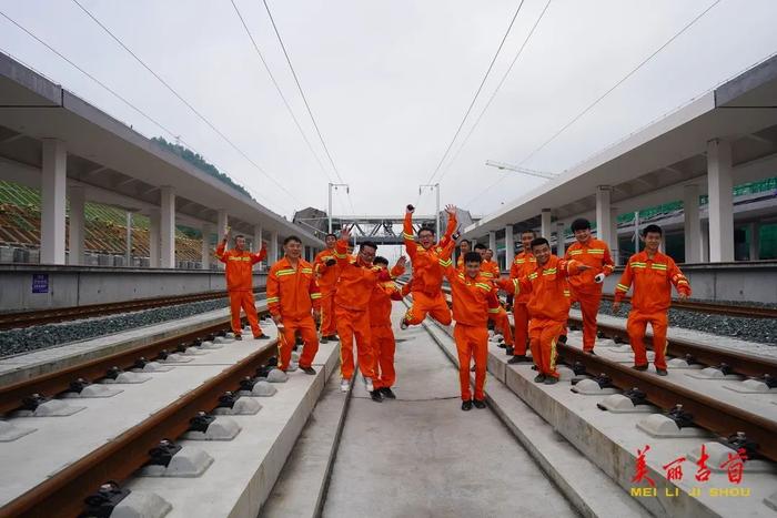 黔张常铁路在永顺站建站吗_黔张常铁路在永顺站建站吗_黔张常铁路咸丰站