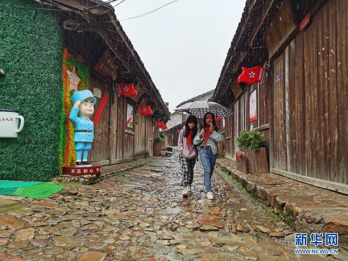 　这是位于福建龙岩长汀县中复村红军街（4月27日摄）。新华社记者秦宏摄