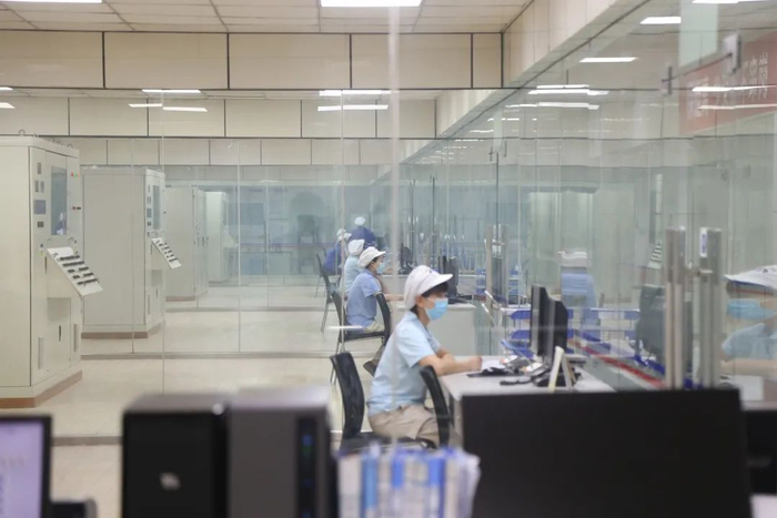 重庆登康口腔智能化生产线。刘祎 摄