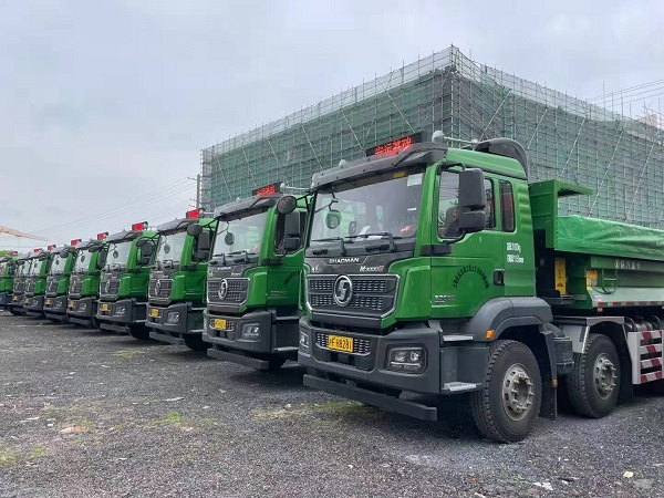 图说：新型渣土运输车辆 采访对象提供