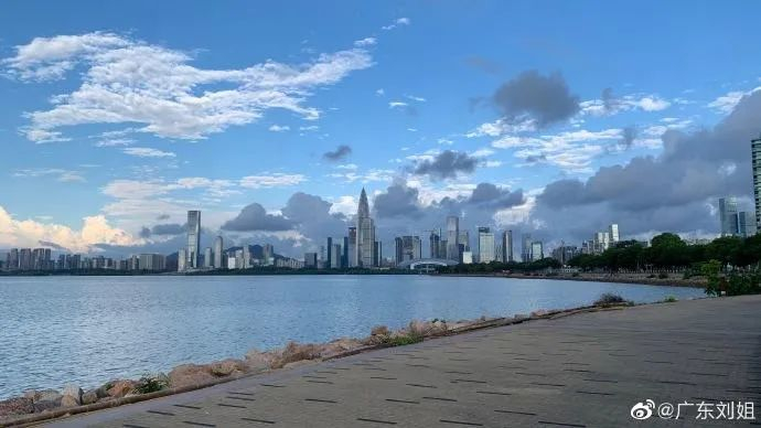 ▲炎热带来的唯一好处就是美丽的天空吧～