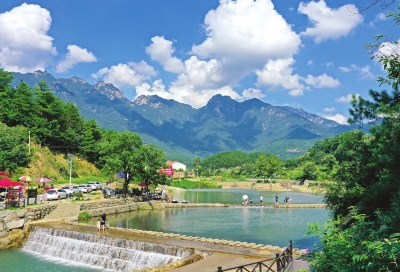 天蓝水净信阳美（刘宏冰摄于商城县里罗城）