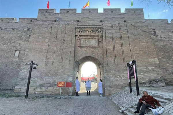 旧广武城现存遗址（央广网  付文  摄）