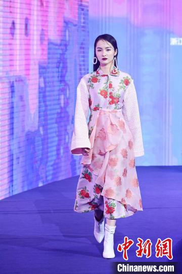 中国纺织面料流行趋势发布秀 中国纺织信息中心供图
