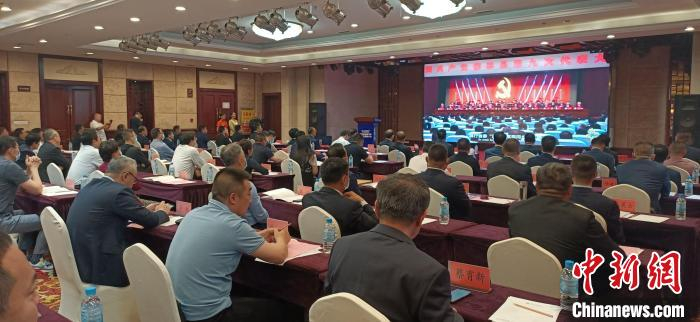 此次推介会以“诚信柳林，筑合作共赢”为主题。　刘小红 摄