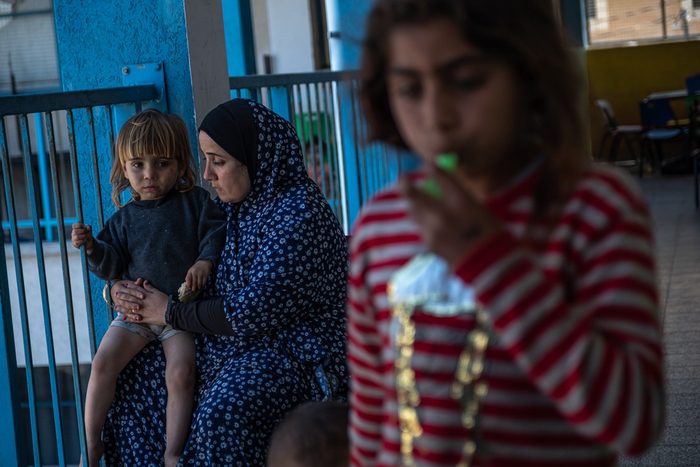 当地时间5月14日，加沙地带，巴勒斯坦难民在近东救济工程处的一所学校避难。