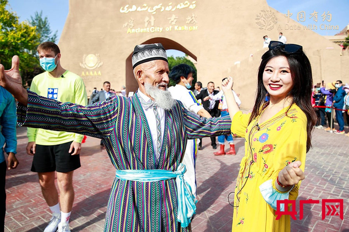 喀什古城载歌载舞的开城仪式现场央广网发